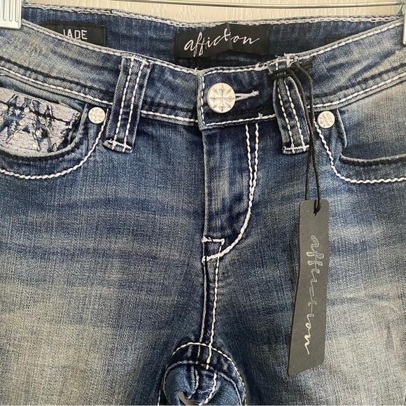 New, never worn, affliction jeans, straight leg, slight flare at bottom? - Picture 3 of 7